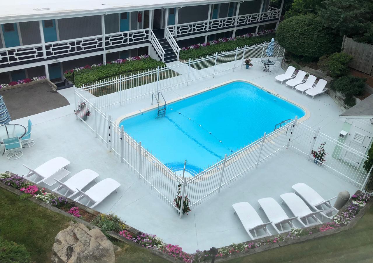 Sands Of Time Motor Inn & Harbor House Woods Hole Exterior foto